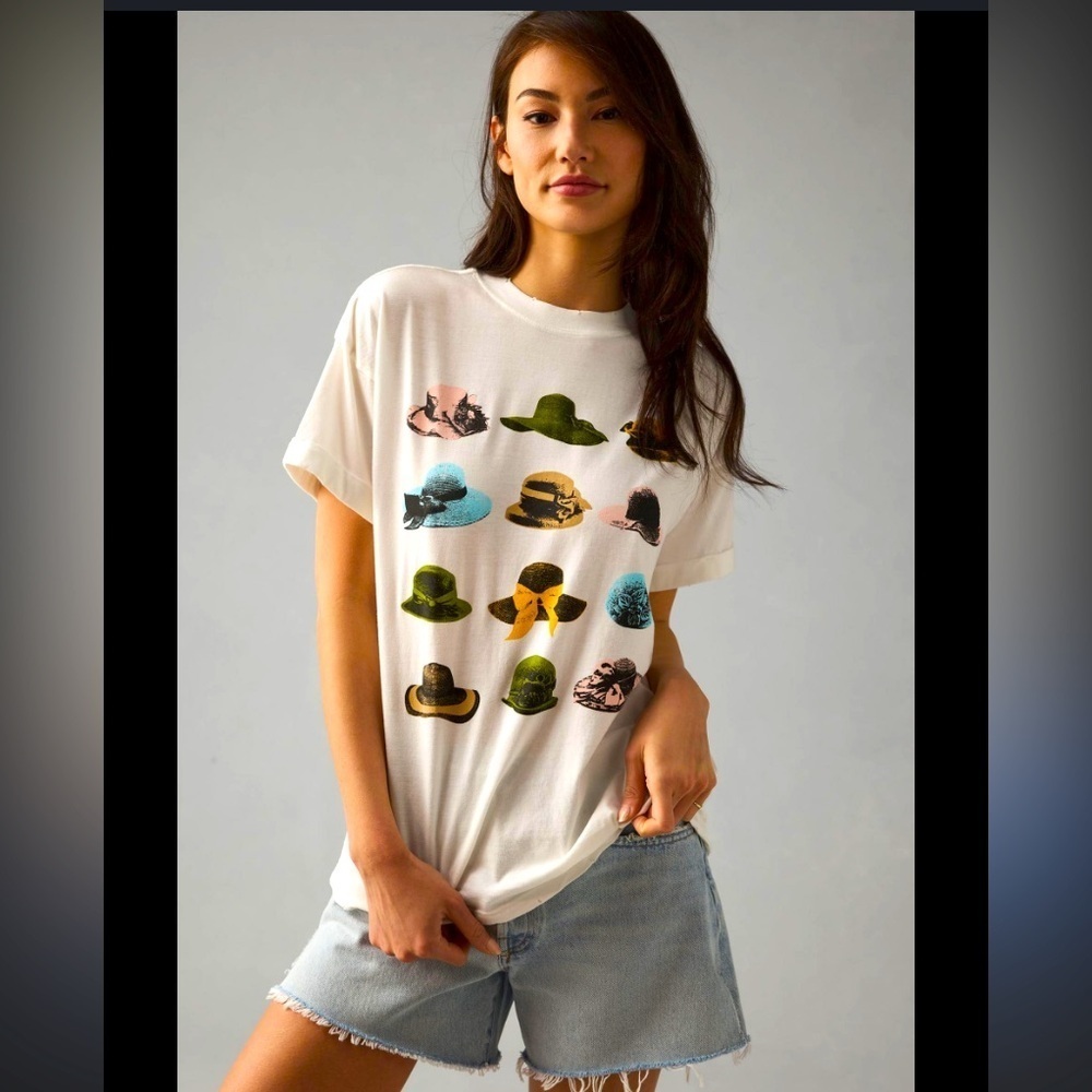Graphic White derby hat tee shirt girl dangerous Anthropologie summer boho